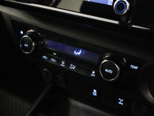 2019-Toyota-Hilux-28-GD-6-Raised-Body-Auto-Raider-Double-Cab image:15