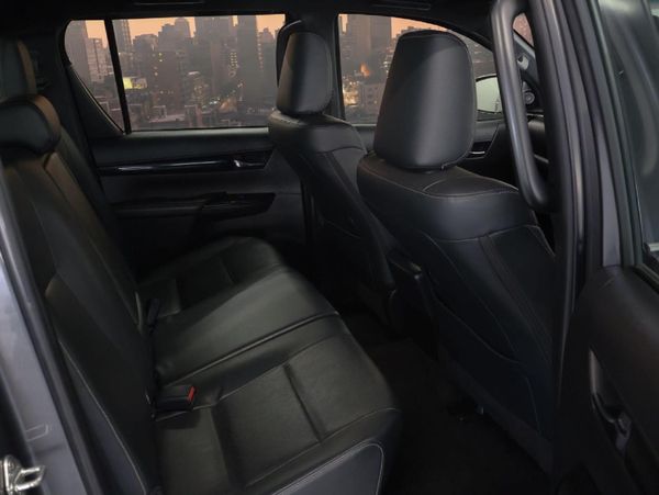 2019-Toyota-Hilux-28-GD-6-Raised-Body-Auto-Raider-Double-Cab image:16