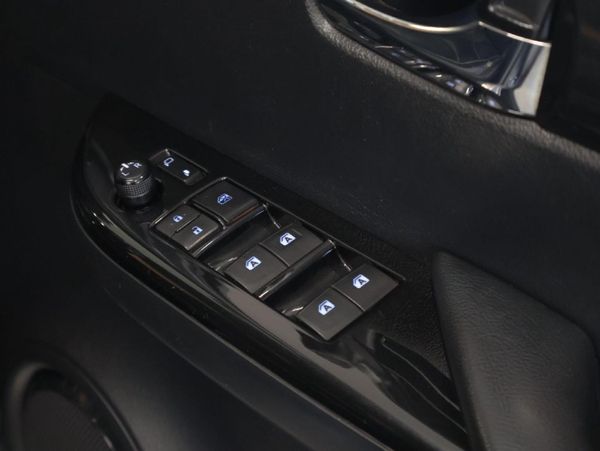 2019-Toyota-Hilux-28-GD-6-Raised-Body-Auto-Raider-Double-Cab image:21