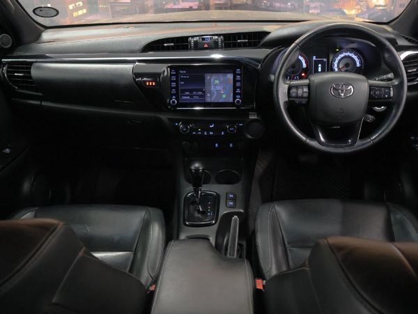 2019-Toyota-Hilux-28-GD-6-Raised-Body-Auto-Raider-Double-Cab image:26