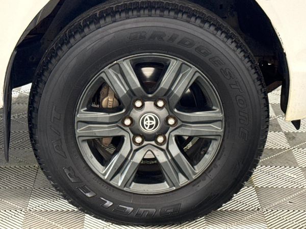 2021-Toyota-Hilux-24-GD-6-Raised-Body-Raider-Single-Cab image:3