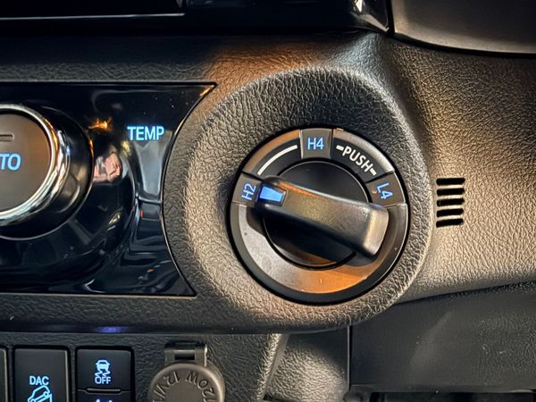 2021-Toyota-Hilux-28-GD-6-Raised-Body-Legend-RS-4x4-Auto-Double-Cab image:11