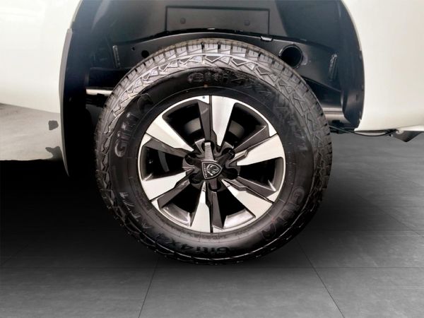 2026-Peugeot-Landtrek-19D-Allure-Double-Cab-Auto image:4