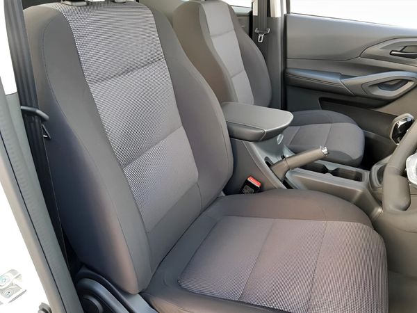 2026-Peugeot-Landtrek-19D-Professional-Single-Cab image:13