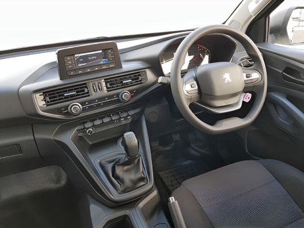 2026-Peugeot-Landtrek-19D-Professional-Single-Cab image:8