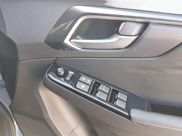 2026-Isuzu-D-Max-30-DDI-V-Cross-HR-Auto-Double-Cab image:12