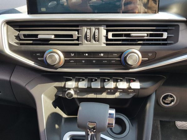 2026-Peugeot-Landtrek-19D-Allure-Double-Cab-Auto image:15