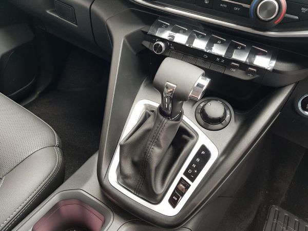 2026-Peugeot-Landtrek-19D-4Action-4x4-Double-Cab-Auto image:9