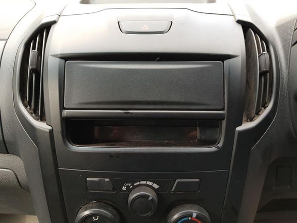 2024-Isuzu-D-Max-250C-Single-Cab image:13