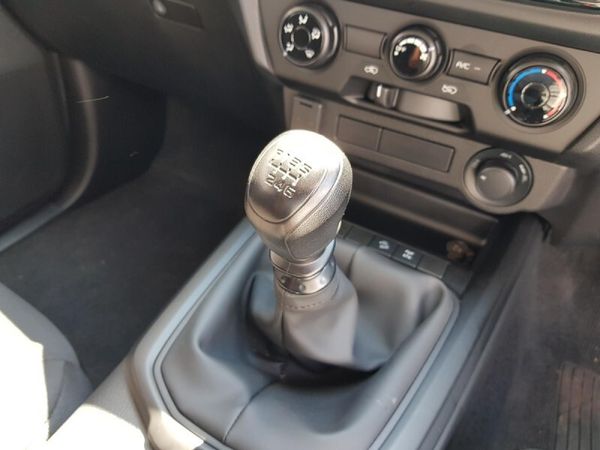 2026-Isuzu-D-Max-19-DDI-L-4x4-Double-Cab image:13