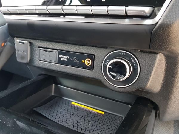 2026-Isuzu-D-Max-30-TD-AT35-4x4-Auto-Double-Cab image:15