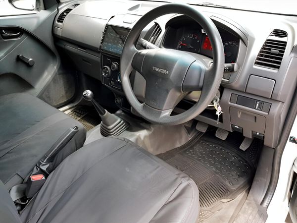 2024-Isuzu-D-Max-250C-Fleetside-Single-Cab image:8