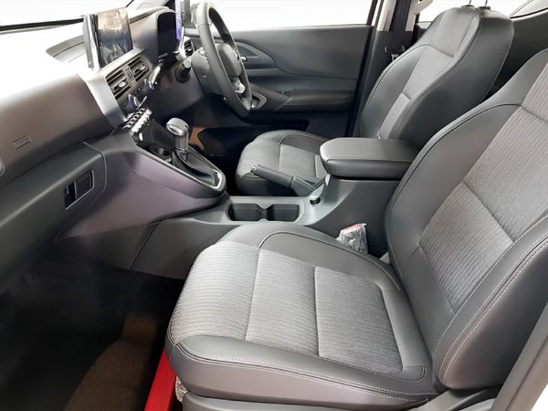 2026-Peugeot-Landtrek-19D-Allure-Double-Cab-Auto image:7