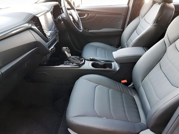 2026-Isuzu-D-Max-30-DDI-V-Cross-4x4-Auto-Double-Cab image:7