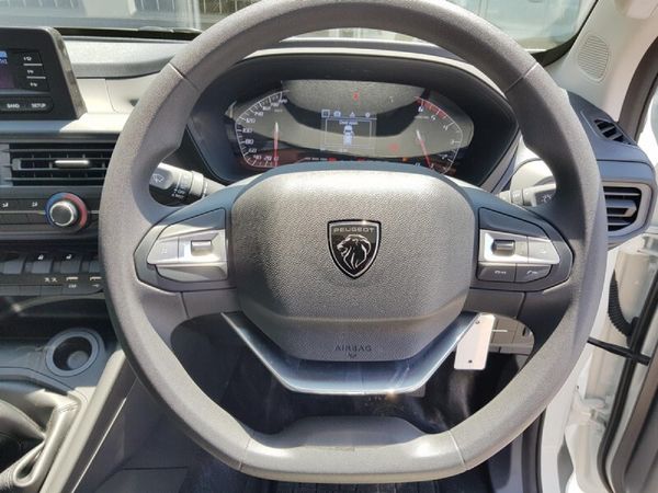 2026-Peugeot-Landtrek-19D-Professional-Single-Cab image:11