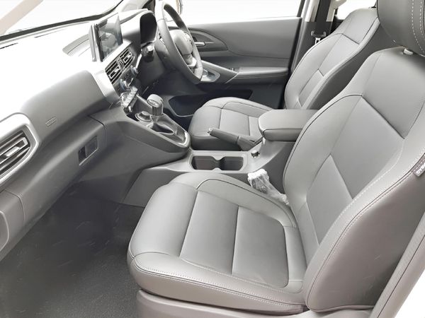 2026-Peugeot-Landtrek-19D-4Action-4x4-Double-Cab-Auto image:7