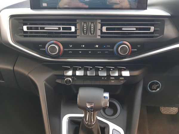 2026-Peugeot-Landtrek-19D-Allure-Double-Cab-Auto image:16