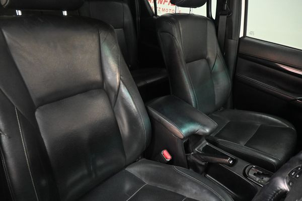 2019-Toyota-Hilux-28-GD-6-Raised-Body-Auto-Raider-Double-Cab image:10