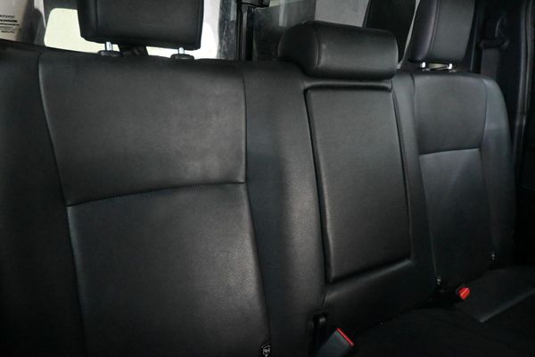 2019-Toyota-Hilux-28-GD-6-Raised-Body-Auto-Raider-Double-Cab image:11