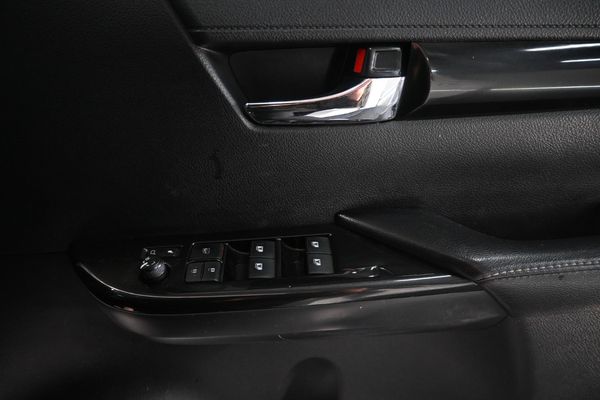 2019-Toyota-Hilux-28-GD-6-Raised-Body-Auto-Raider-Double-Cab image:15