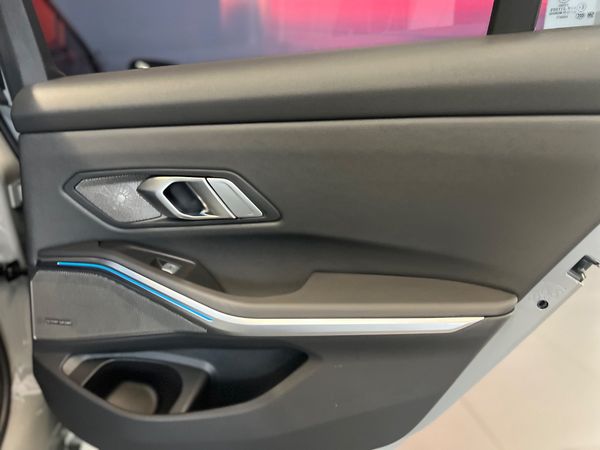 2026-BMW-3-Series-320i-M-Sport-Auto image:12