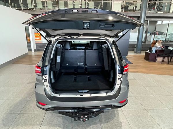 2023-Toyota-Fortuner-24-GD-6-Raised-Body-Auto image:15