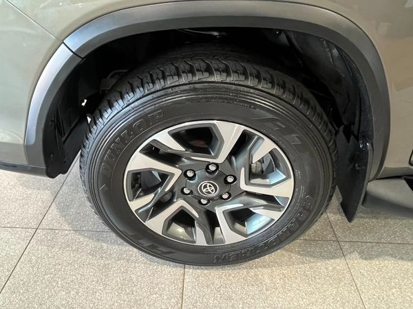 2023-Toyota-Fortuner-24-GD-6-Raised-Body-Auto image:18