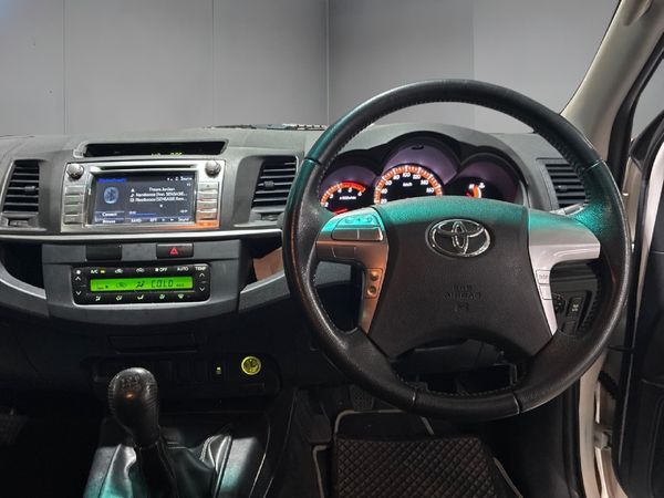 2016-Toyota-Hilux-30-D-4D-Legend-45-Raised-Body-Double-Cab image:13