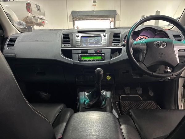 2016-Toyota-Hilux-30-D-4D-Legend-45-Raised-Body-Double-Cab image:19