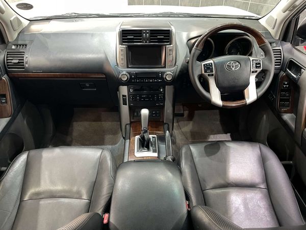 2013-Toyota-Land-Cruiser-Prado-40-V6-VX-Auto image:4