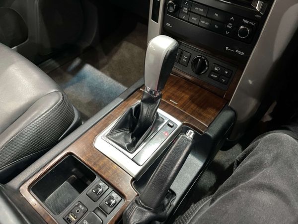 2013-Toyota-Land-Cruiser-Prado-40-V6-VX-Auto image:8
