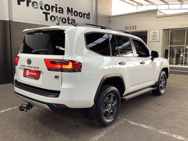 2024-Toyota-Land-Cruiser-300-V6-33-D-GR-S image:1