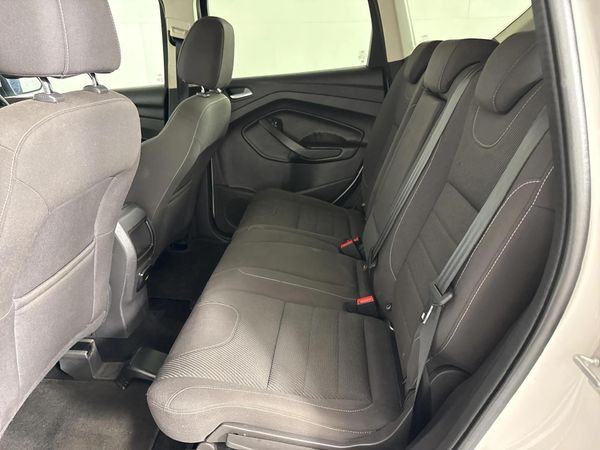 2014-Ford-Kuga-16-EcoBoost-Ambiente image:3