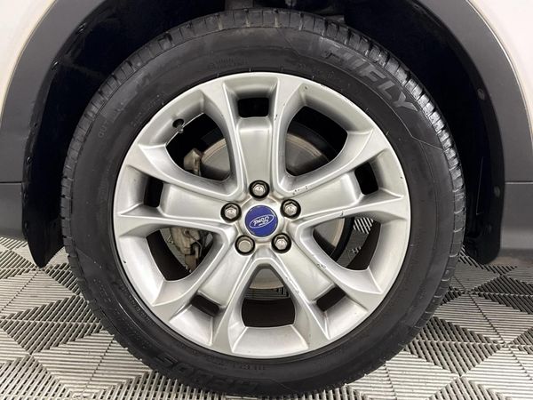 2014-Ford-Kuga-16-EcoBoost-Ambiente image:4