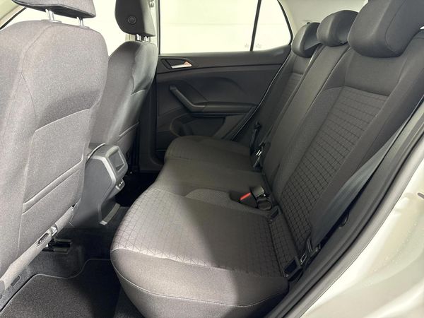 2021-Volkswagen-T-Cross-10-TSI-Comfortline image:3