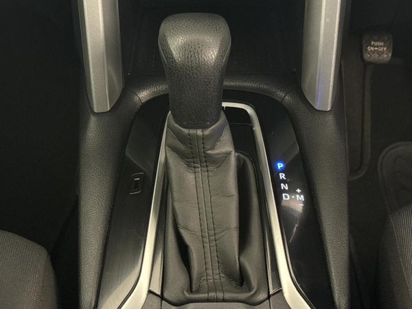 2022-Toyota-Corolla-Cross-18-XI image:10