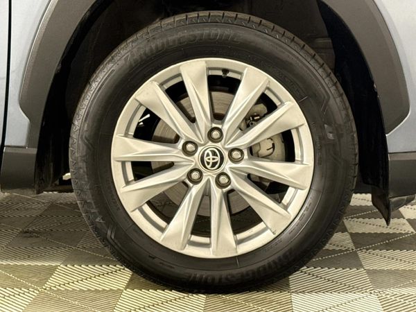 2022-Toyota-Corolla-Cross-18-XI image:5