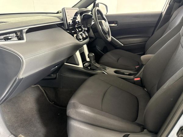 2022-Toyota-Corolla-Cross-18-XI image:8