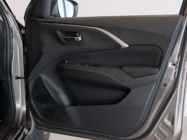 2025-Suzuki-Swift-12-GLX image:12