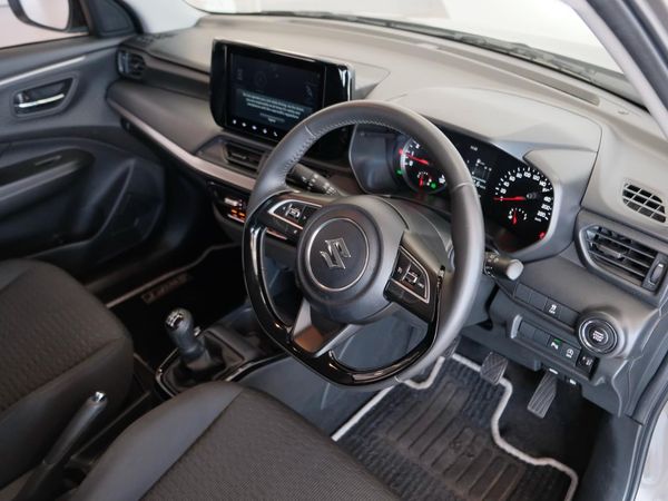 2025-Suzuki-Swift-12-GLX image:15