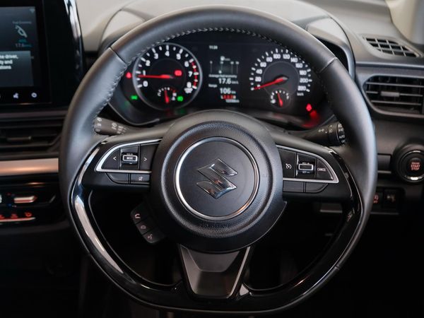 2025-Suzuki-Swift-12-GLX image:18