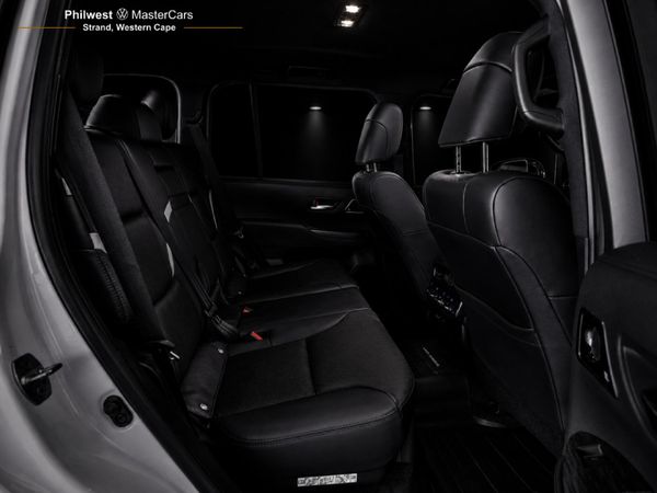 2023-Toyota-Land-Cruiser-300-V6-33-D-GR-S image:12
