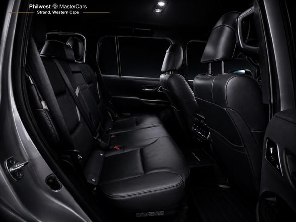 2023-Toyota-Land-Cruiser-300-V6-33-D-GR-S image:21
