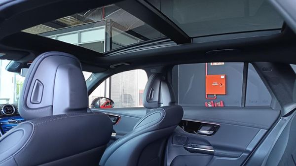 2025-Mercedes-Benz-GLC-220D-4Matic image:11
