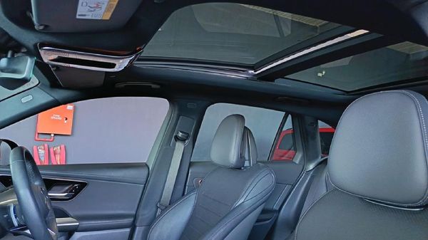 2025-Mercedes-Benz-GLC-220D-4Matic image:16