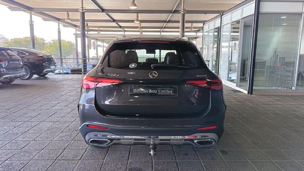2025-Mercedes-Benz-GLC-220D-4Matic image:5