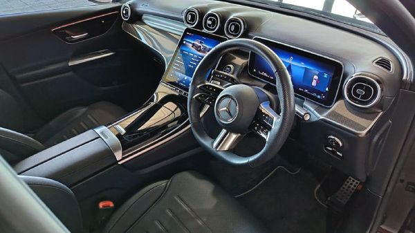 2025-Mercedes-Benz-GLC-220D-4Matic image:7