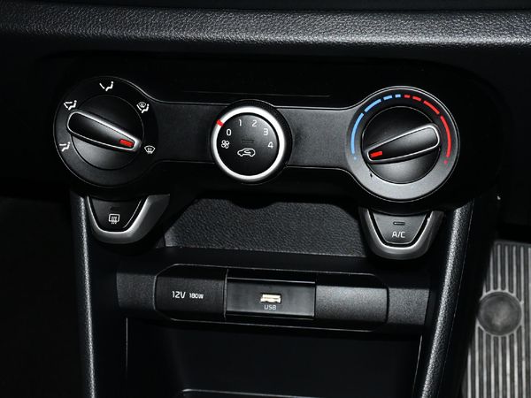 2022-Kia-Picanto-10-Street-Auto image:18