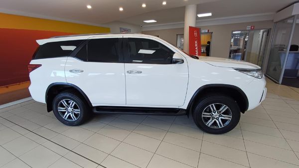 2020-Toyota-Fortuner-24-GD-6-Raised-Body-Auto image:3
