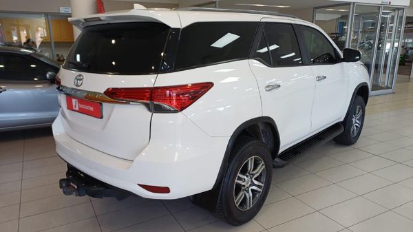 2020-Toyota-Fortuner-24-GD-6-Raised-Body-Auto image:7